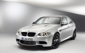 2012款宝马BMW M3 CRT特别版跑车桌面壁纸