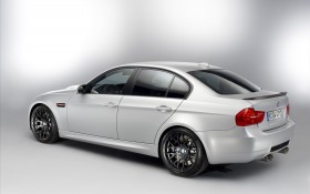 2012款宝马BMW M3 CRT特别版跑车桌面壁纸
