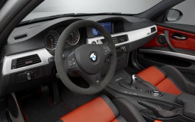 2012款宝马BMW M3 CRT特别版跑车桌面壁纸