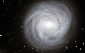 哈勃望远镜拍摄星空宇宙桌面壁纸
