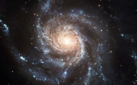 哈勃望远镜拍摄星空宇宙桌面壁纸