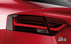 2012款奥迪 S5 Sportback轿车桌面壁纸