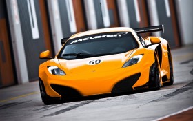2011款McLaren MP4-12C GT3跑车桌面壁纸