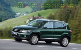 2011年8月名车月历桌面壁纸
