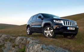 2011款Jeep Grand Cherokee UK Version桌面壁纸