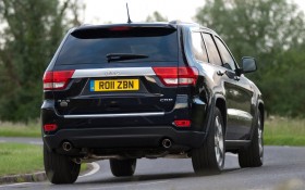 2011款Jeep Grand Cherokee UK Version桌面壁纸