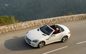 2012款奔驰SLK250 CDI跑车桌面壁纸