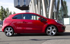 起亚 Kia Rio 3 Door 汽车桌面壁纸