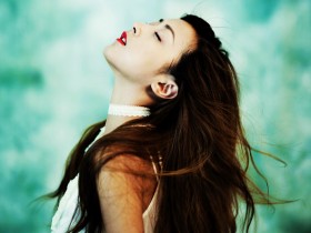 美女明星依力桌面壁纸