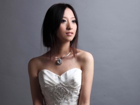 美女明星王若涵婚纱照桌面壁纸