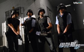 《学警狙击》桌面壁纸