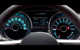 2013款福特野马 GT跑车桌面壁纸