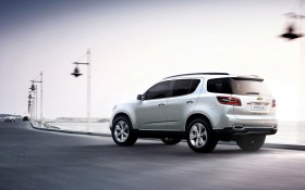 2011款雪佛兰TRAILBLAZER轿车桌面壁纸