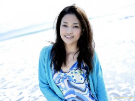 日本女星黑木明纱写真桌面壁纸