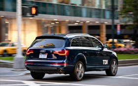 2012Audi Q7 （奥迪Q7）TDI汽车桌面壁纸