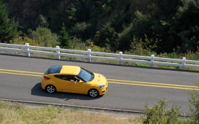 2012款现代Veloster轿车桌面壁纸