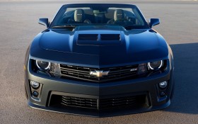 2012款科迈罗 ZL1跑车桌面壁纸