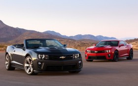 2012款科迈罗 ZL1跑车桌面壁纸