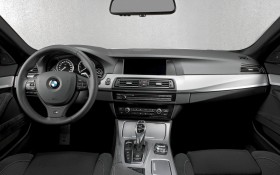 2013款宝马M系 M550d xDrive轿车桌面壁纸