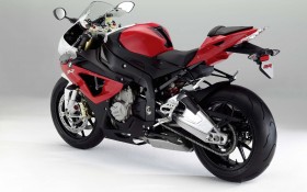 宝马 S 1000 RR摩托桌面壁纸