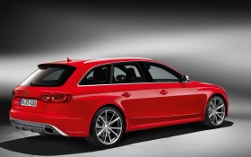 奥迪 RS4 Avant轿车桌面壁纸