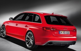 奥迪 RS4 Avant轿车桌面壁纸