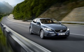 2013VOLVO 沃尔沃 V40汽车桌面壁纸