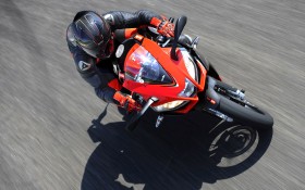 Aprilia RS4 125摩托桌面壁纸