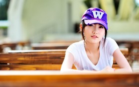 青春美女桌面壁纸