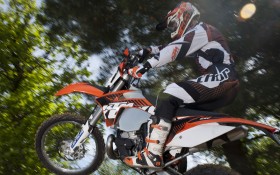 KTM 250 EXC越野摩托桌面壁纸