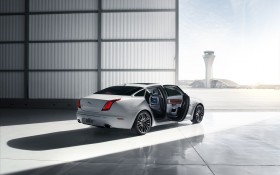 2013Jaguar 捷豹 XJ Ultimate汽车桌面壁纸