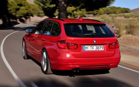 宝马新3系 Touring 旅行车桌面壁纸
