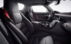 2013款奔驰SLS AMG GT跑车桌面壁纸