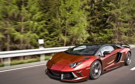 2012款兰博基尼Aventador改装车桌面壁纸