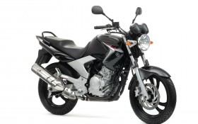 雅马哈 YBR 250摩托桌面壁纸