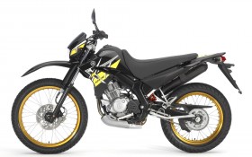 雅马哈 XT125R桌面壁纸