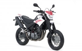 08款雅马哈XT660X桌面壁纸