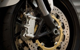 10款Triumph Speed Triple摩托桌面壁纸
