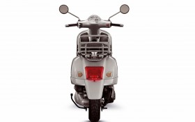 Vespa GTS 250 ie摩托桌面壁纸