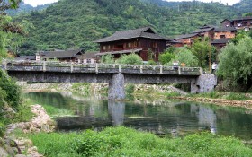 贵州黔东南西江千户苗寨风景桌面壁纸