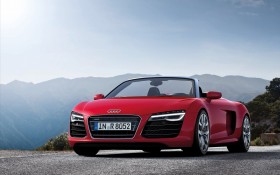 2013年奥迪Audi R8汽车桌面壁纸