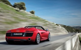 2013年奥迪Audi R8汽车桌面壁纸