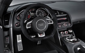 2013年奥迪Audi R8汽车桌面壁纸