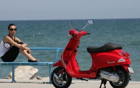 比亚乔Vespa S桌面壁纸