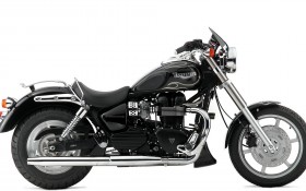 Triumph Speedmaster摩托桌面壁纸