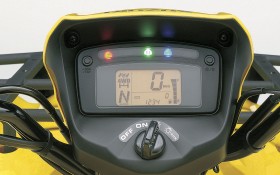 铃木 LT A700摩托桌面壁纸