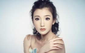 美女演员毛晓彤桌面壁纸