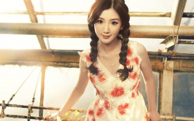 美女演员毛晓彤桌面壁纸