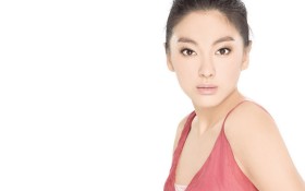 美女明星张雨绮桌面壁纸