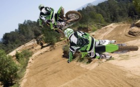 川崎 KX250F摩托桌面壁纸